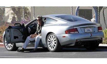 Aston Martin Vanquish - Pirs Brosnan