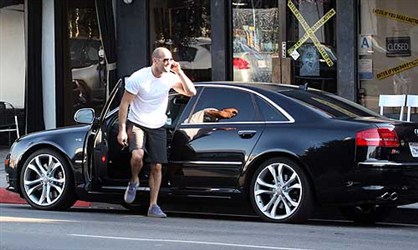 Audi S8 - Džejson Stetam
